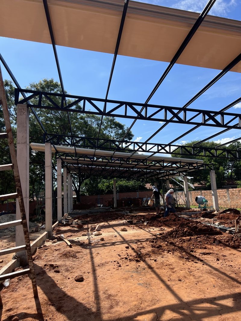 Shed structure and roof being erected
