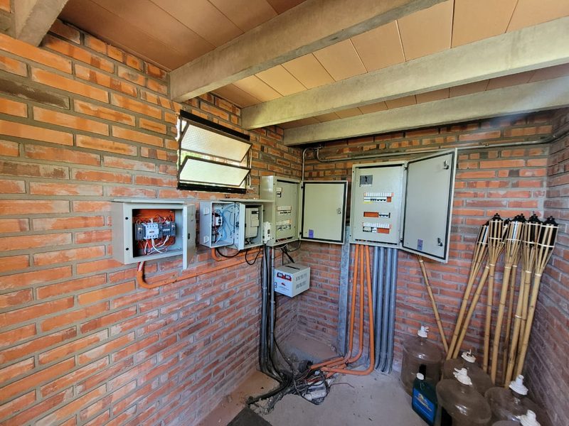 Sala técnica con los tableros eléctricos del establecimiento