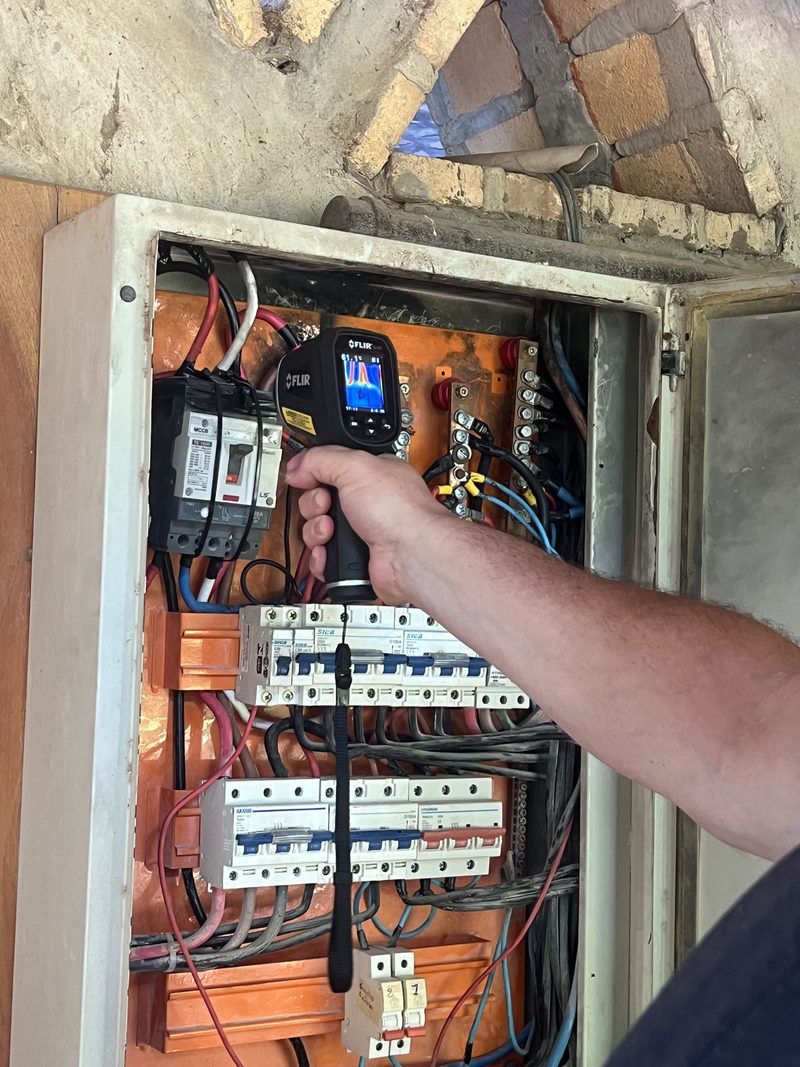Thermal imaging camera measurement on a subpanel